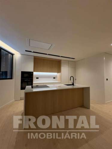 T4 com varanda | GONDOMAR