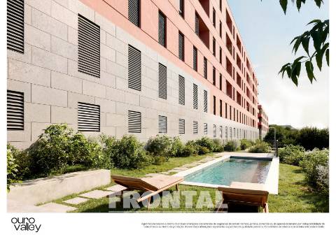 Apartamento T3 com Varanda e Garagem, no condomínio Ouro Valley