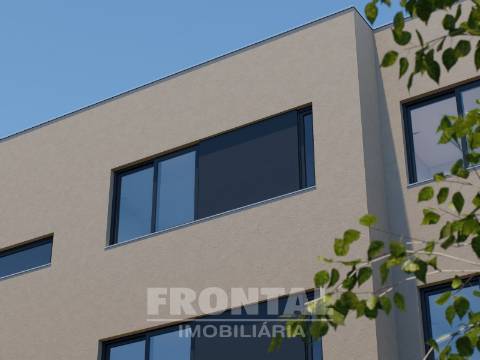Apartamento T3 com Varanda e Piscina | Condomínio Privado com Conceito Contemporâneo