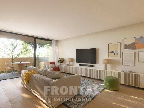Apartamento T1 com Varanda e Piscina | Condomínio Privado com Conceito Contemporâneo