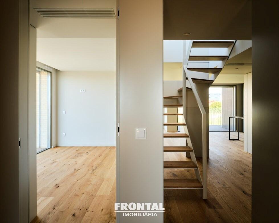 Apartamento T3 Duplex em São Félix da Marinha, Vila Nova de Gaia
