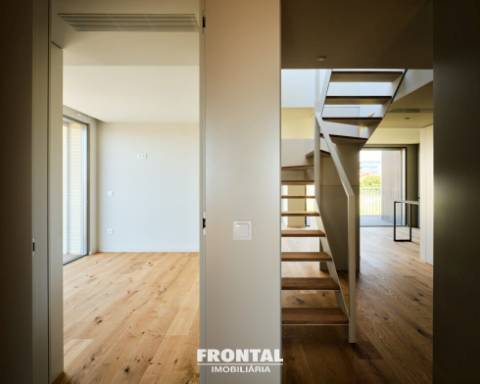 Apartamento T3 Duplex em São Félix da Marinha, Vila Nova de Gaia