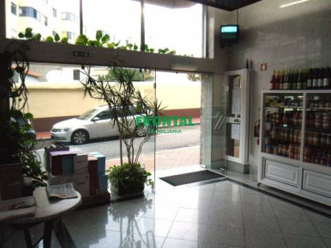 Talho no centro de Espinho