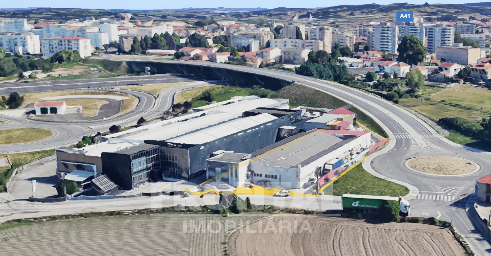 Armazém para Indústria e Logística - com 3 000 m2 | Águas Santas, Maia
