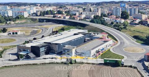 Armazém para Indústria e Logística - com 3 000 m2 | Águas Santas, Maia
