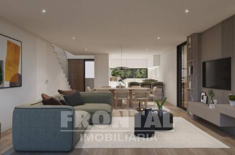 Moradias T4 com 3 Suítes e Jardim | Gondim, Maia