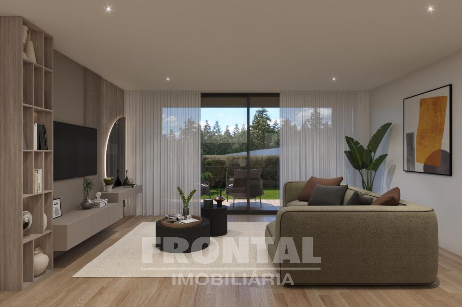 Moradias T4 com 3 Suítes e Jardim | Gondim, Maia
