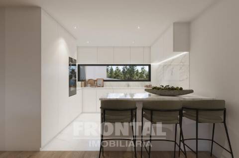 Moradias T4 com 3 Suítes e Jardim | Gondim, Maia