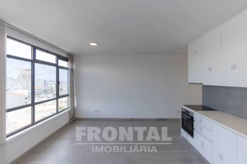 Apartamento T0+1 | Localização Premium Junto ao Metro e El Corte Inglés