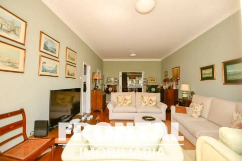 Apartamento T3 com Varanda | A Poucos Minutos da Praia e do Rio