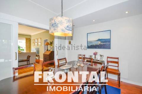 Apartamento T3 com Varanda | A Poucos Minutos da Praia e do Rio