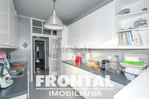 Apartamento T3 com Varanda | A Poucos Minutos da Praia e do Rio