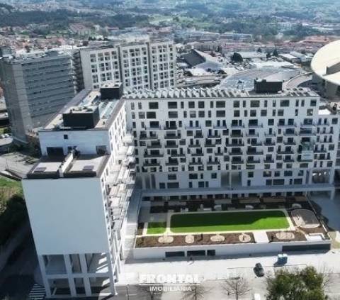 T1 - Terraço com 39,50m2, panorâmico, com cobertura.