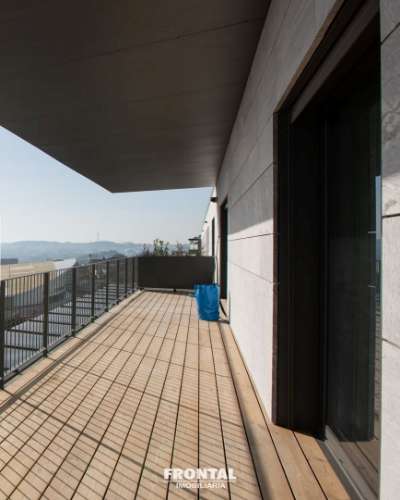 T1 - Terraço com 39,50m2, panorâmico, com cobertura.
