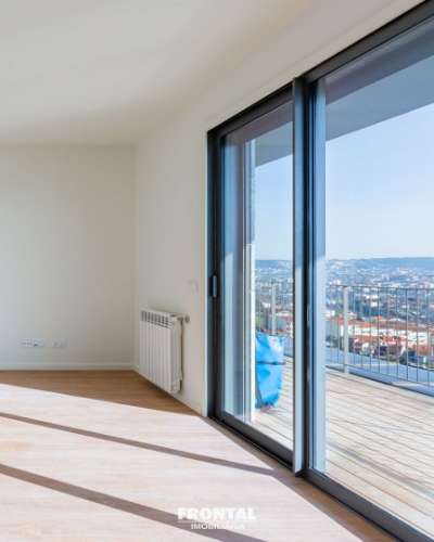 T1 - Terraço com 39,50m2, panorâmico, com cobertura.