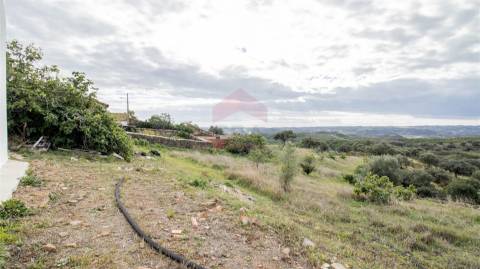 terreno  com ruina em azinhal com bons acessos para venda