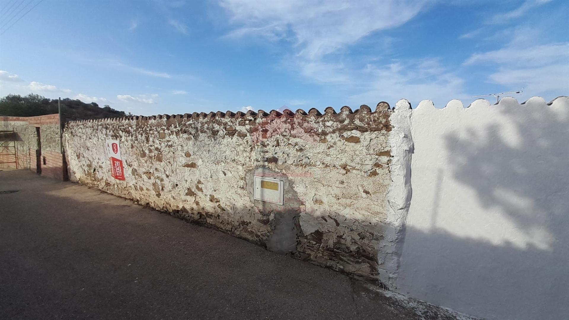 Ruína e terreno, Álamo, Alcoutim