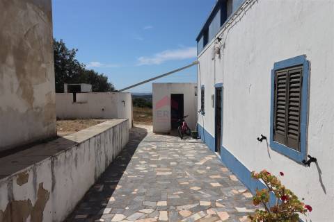 Moradia Isolada T4 Venda em Santa Bárbara de Nexe,Faro
