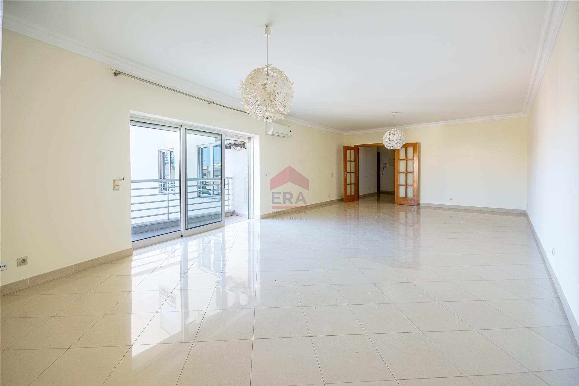 Apartamento T3 Venda em Quarteira,Loulé