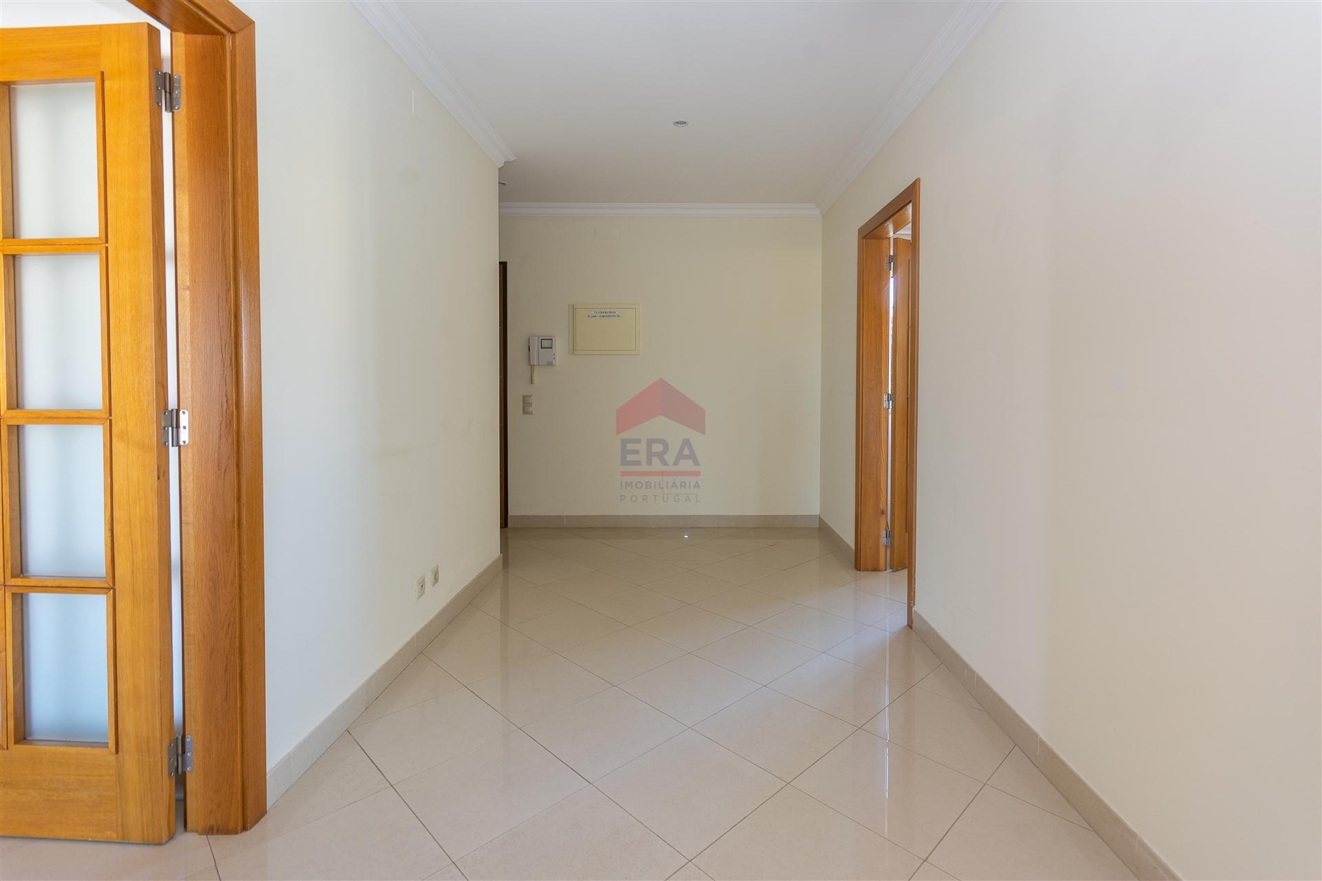 Apartamento T3 Venda em Quarteira,Loulé