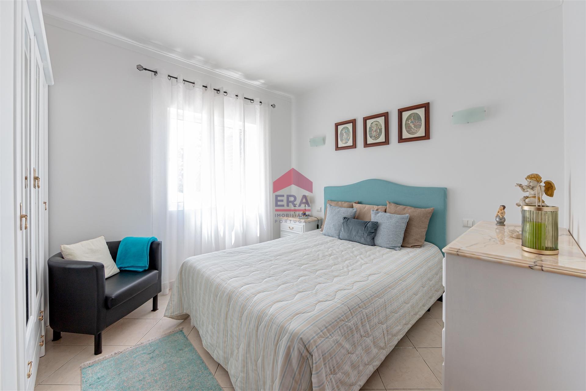 Moradia Geminada T2+2 Venda em Quarteira,Loulé
