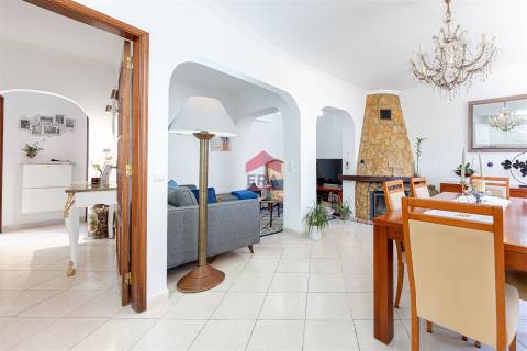 Moradia Geminada T2+2 Venda em Quarteira,Loulé