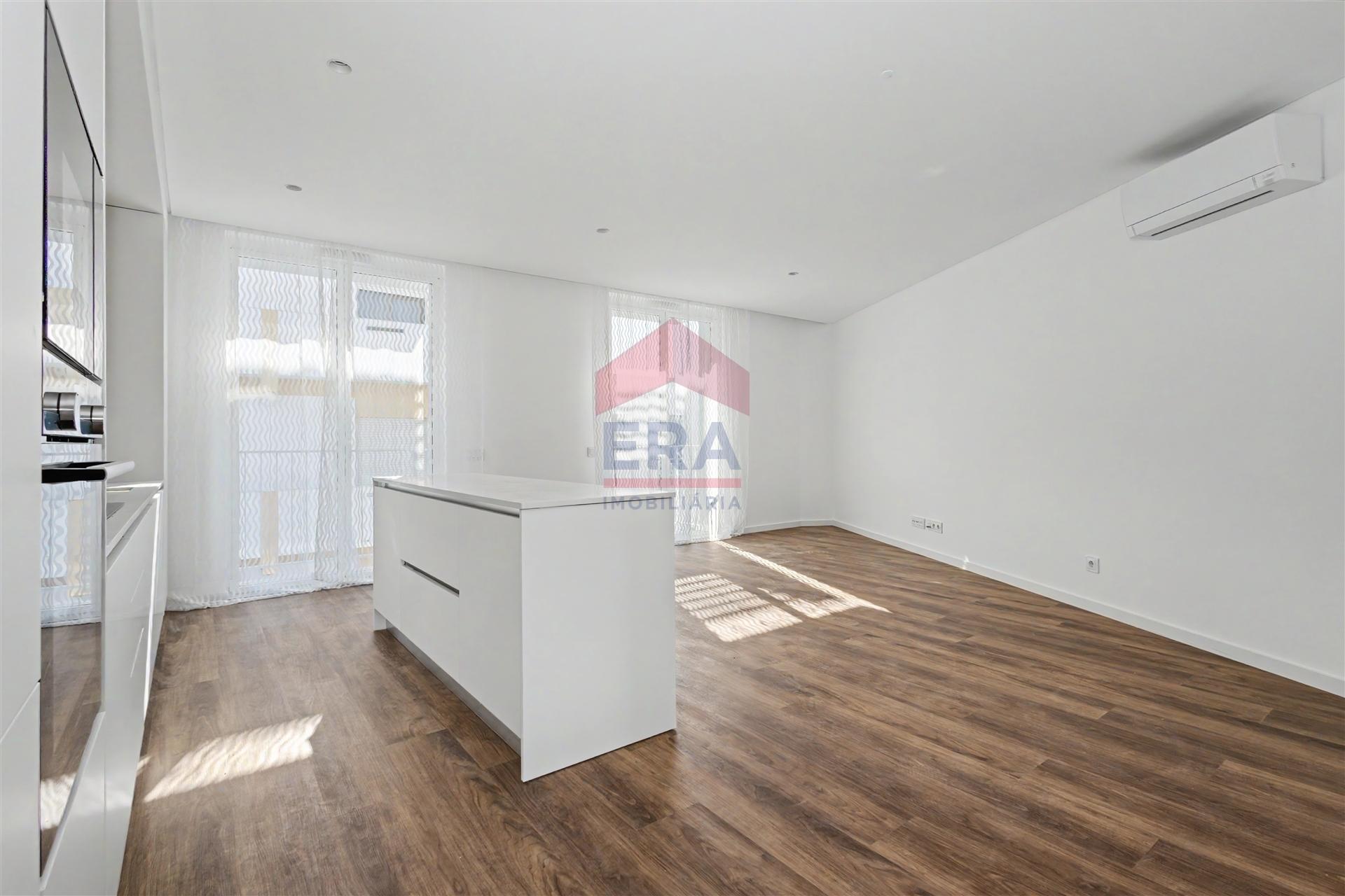 Apartamento T2 Arrendamento em Loulé (São Clemente),Loulé