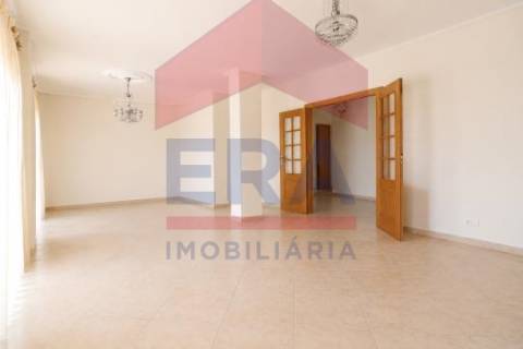 Apartamento T4 Venda em Faro (Sé e São Pedro),Faro