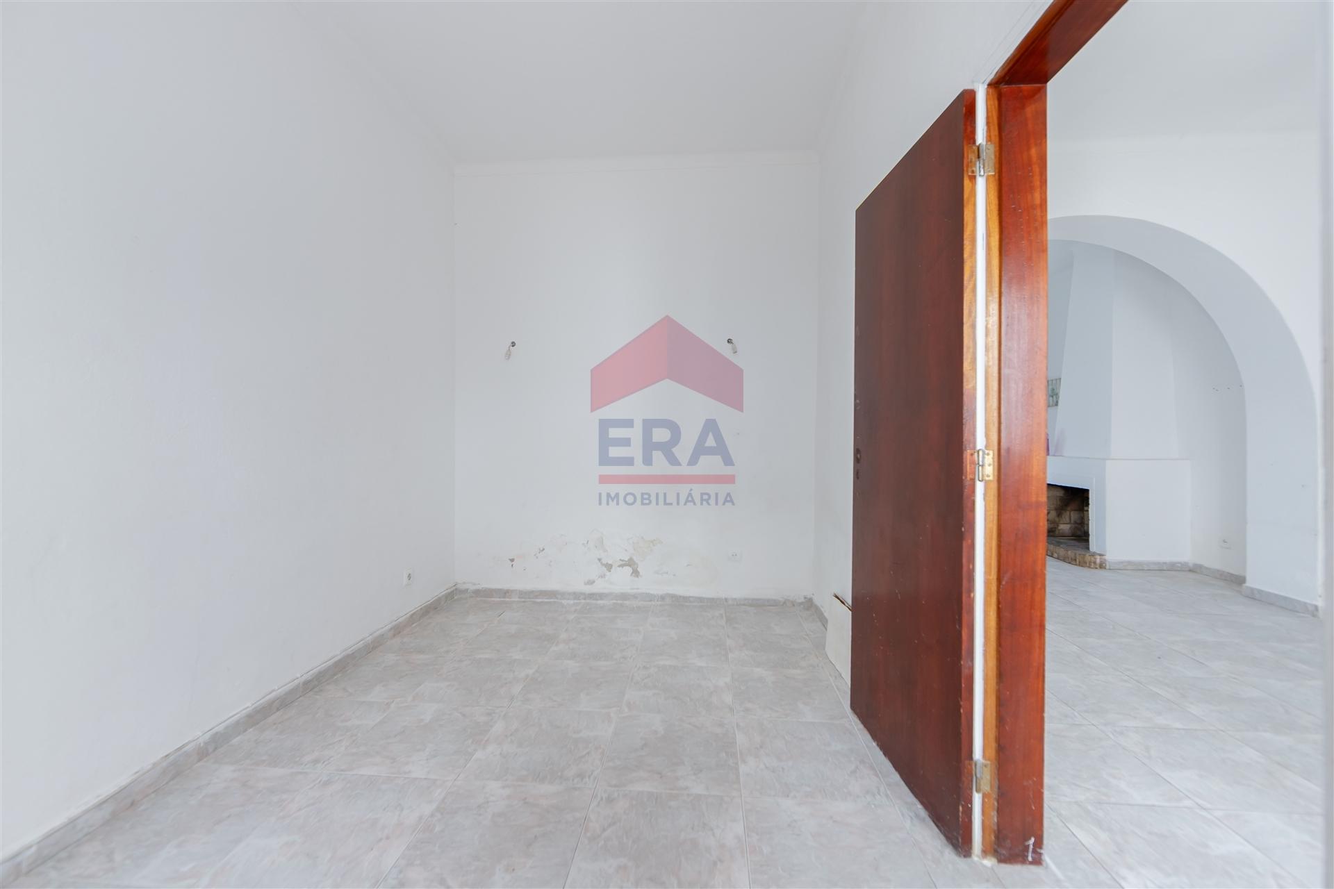 Moradia Geminada T2 Venda em Quarteira,Loulé