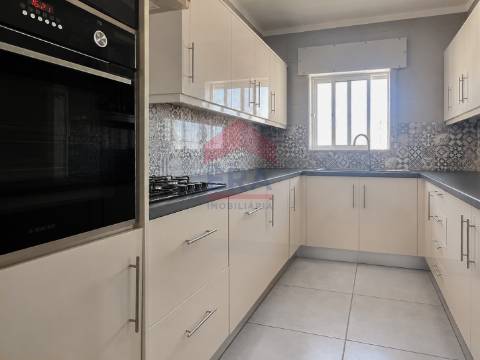 Apartamento T3 Venda em Quarteira,Loulé
