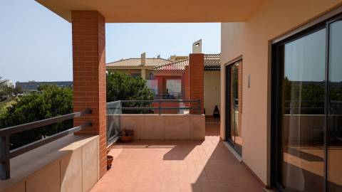 Apartamento T4 Venda em Albufeira e Olhos de Água,Albufeira