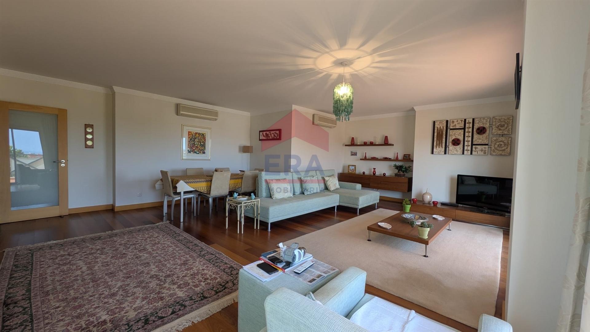 Apartamento T4 Venda em Albufeira e Olhos de Água,Albufeira