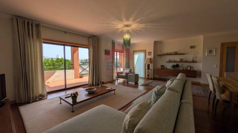 Apartamento T4 Venda em Albufeira e Olhos de Água,Albufeira