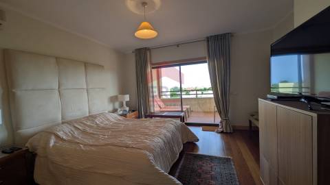 Apartamento T4 Venda em Albufeira e Olhos de Água,Albufeira