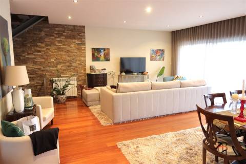 Moradia T3 Venda em Gondomar (São Cosme), Valbom e Jovim,Gondomar