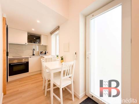 Casa T1 Duplex Reabilitada | Mobilada e Equipada | Terraço Privativo | Porto