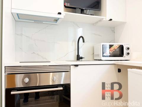 Casa T1 Duplex Reabilitada | Mobilada e Equipada | Terraço Privativo | Porto