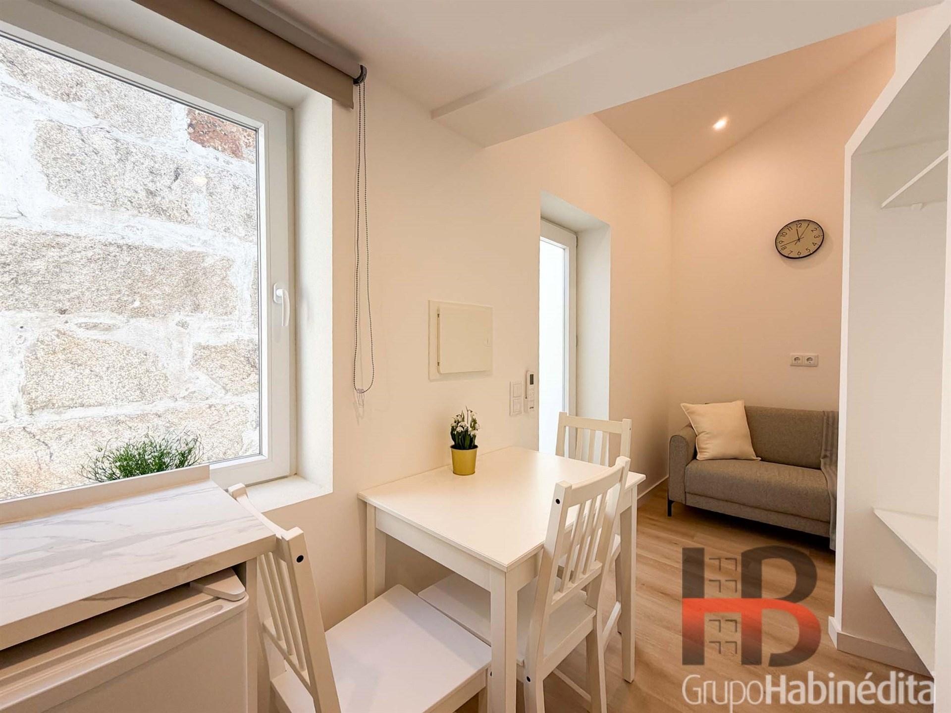 Casa T1 Duplex Reabilitada | Mobilada e Equipada | Terraço Privativo | Porto