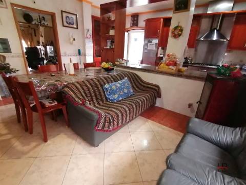 Moradia T5+2 Venda em Milheirós de Poiares,Santa Maria da Feira
