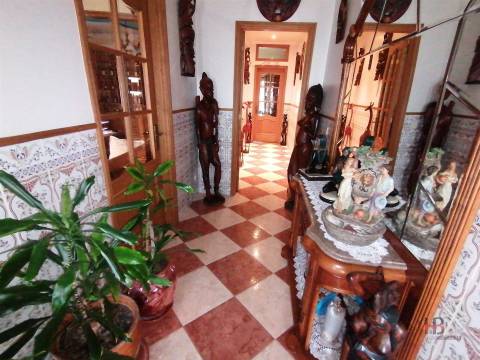 Moradia T5+2 Venda em Milheirós de Poiares,Santa Maria da Feira