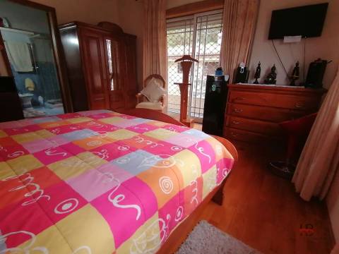Moradia T5+2 Venda em Milheirós de Poiares,Santa Maria da Feira