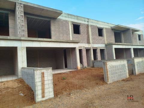 Moradia em Banda T3 Venda em Santa Maria da Feira, Travanca, Sanfins e Espargo,Santa Maria da Feira