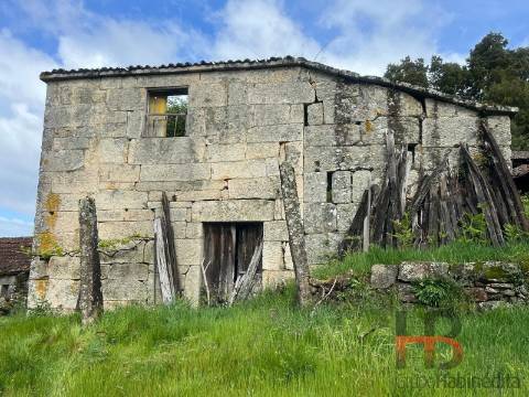 Moradia Rústica T3 Venda em Cambra e Carvalhal de Vermilhas,Vouzela