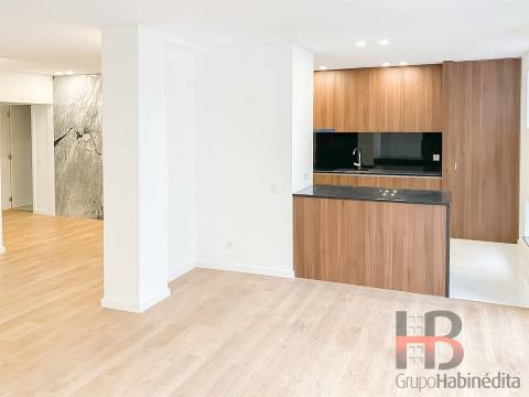 Apartamento T4 Venda em Cedofeita, Santo Ildefonso, Sé, Miragaia, São Nicolau e Vitória,Porto