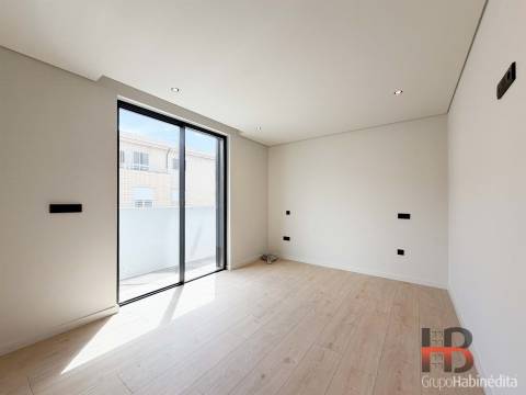 Apartamento T4 Venda em Gondomar (São Cosme), Valbom e Jovim,Gondomar