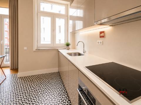 T1 Mobilado e Equipado | Edifício das Cardosas | Baixa do Porto