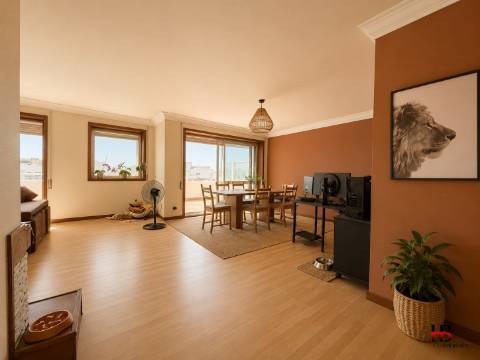 Penthouse T3 com Terraço e Box Dupla | Leça do Balio