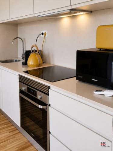 Apartamento T0+1 Mobilado para Arrendamento | Praça dos Poveiros | Baixa do Porto