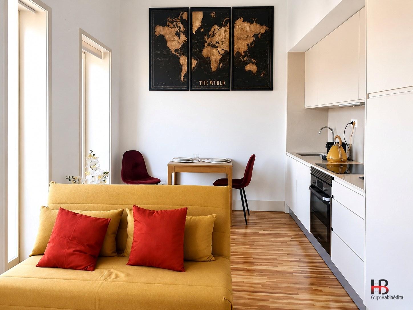 Apartamento T0+1 Mobilado para Arrendamento | Praça dos Poveiros | Baixa do Porto