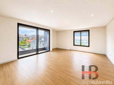 Apartamento T3 Venda em Cedofeita, Santo Ildefonso, Sé, Miragaia, São Nicolau e Vitória,Porto